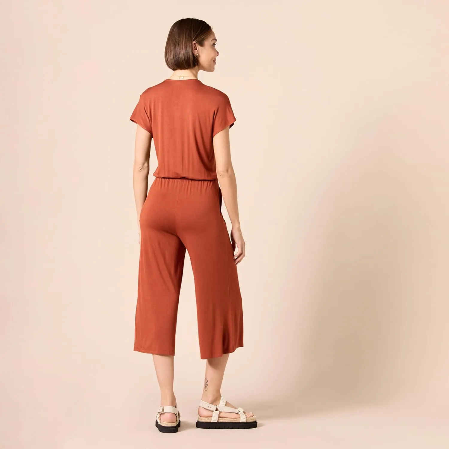 Amazon Essentials Women's Short-Sleeve Surplice Cropped Wide-Leg Jumpsuit