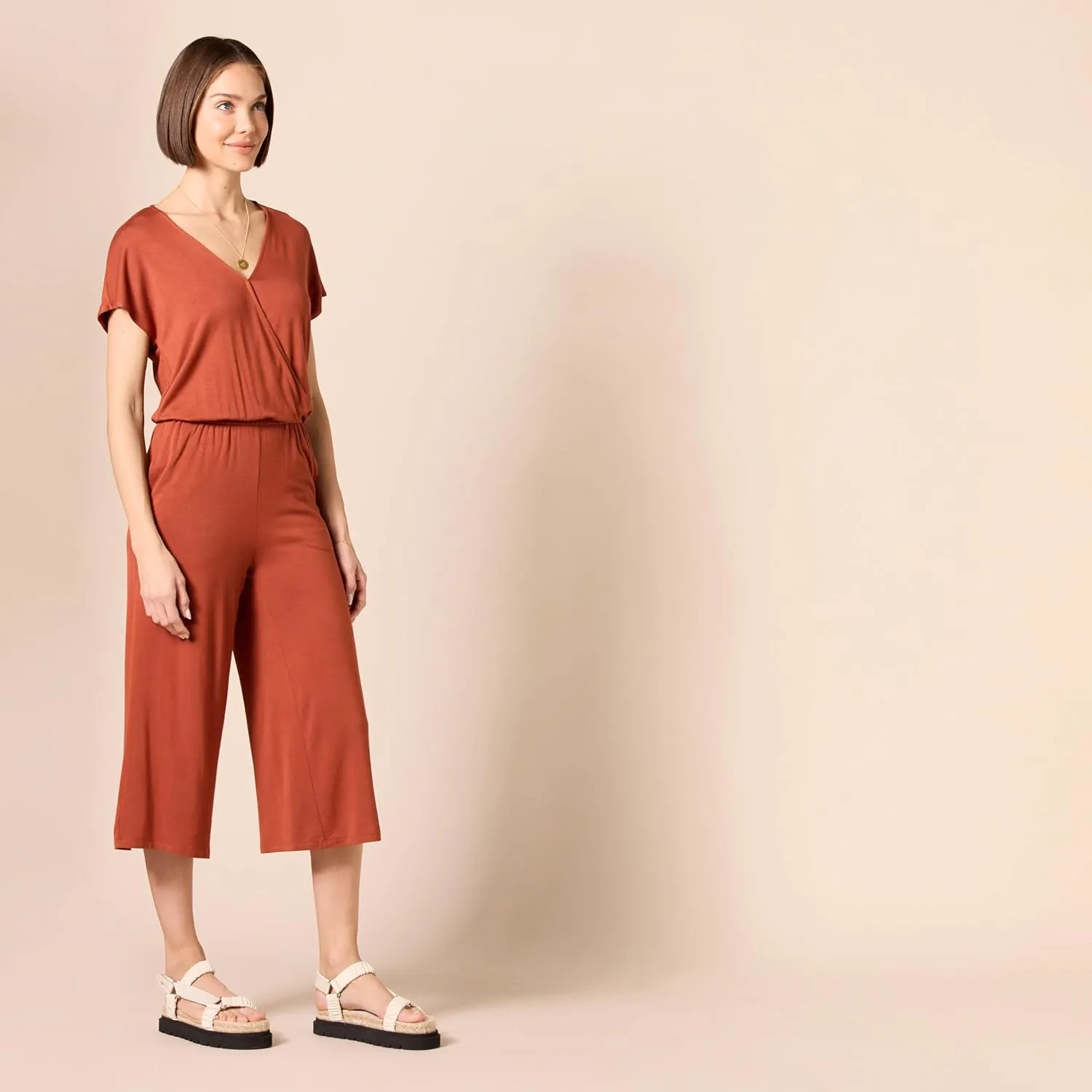 Amazon Essentials Women's Short-Sleeve Surplice Cropped Wide-Leg Jumpsuit