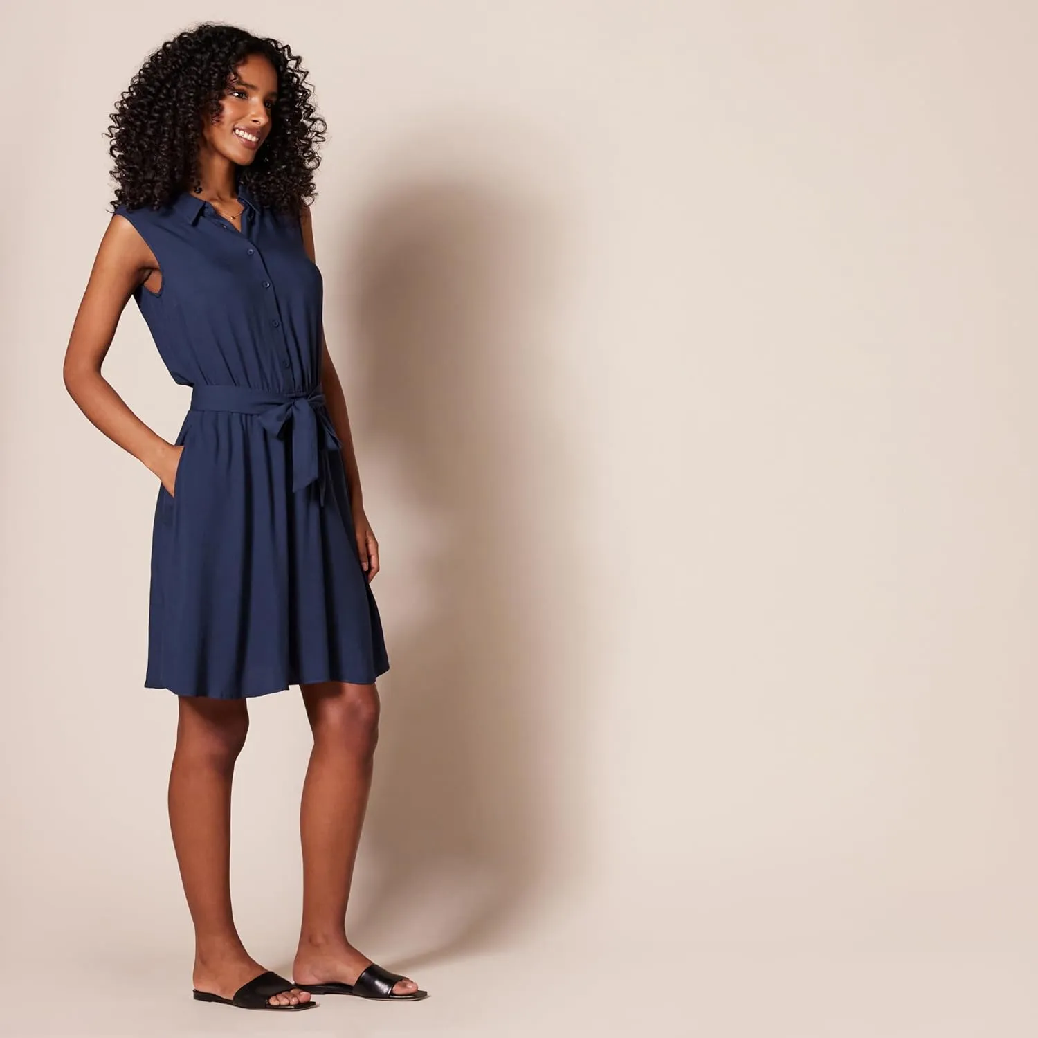 Amazon Essentials Women's Sleeveless Relaxed-Fit Woven Shirt Dress
