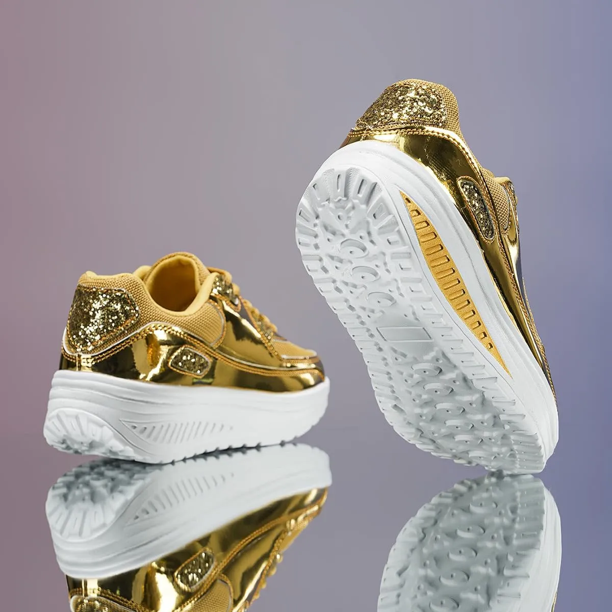 Breathable Mesh Glitter Gold Silver Low Top Sneakers Stylish Lightweight Round Toe Walking Shoes for Men Commuting Travel Fitness Couples Wear Idea