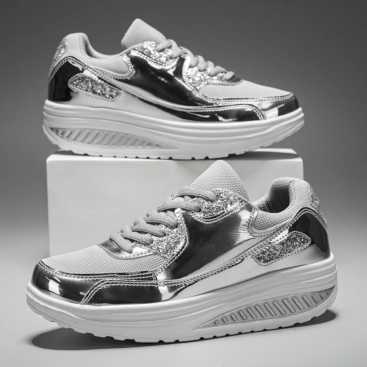 Breathable Mesh Glitter Gold Silver Low Top Sneakers Stylish Lightweight Round Toe Walking Shoes for Men Commuting Travel Fitness Couples Wear Idea
