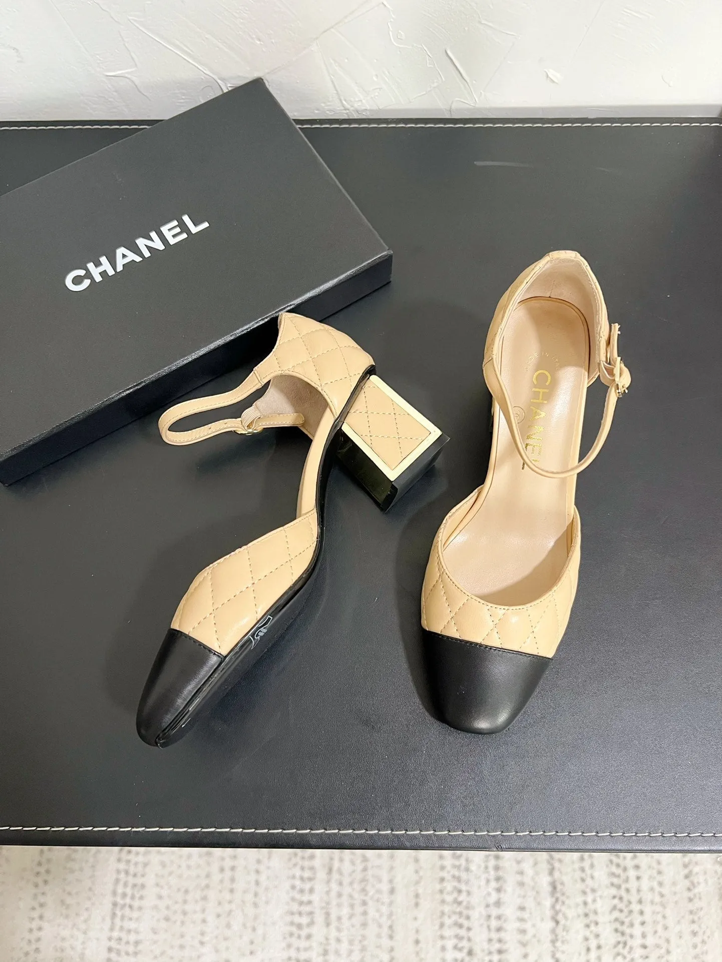 CC Mary Janes 55mm In Beige Mix Black Quilted Lambskin  949764