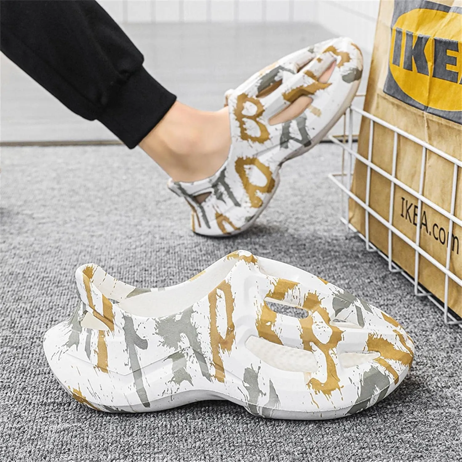 Foam Runners for Men Non-Slip Quick-Drying Outdoor Pillows Shoes Slip-On Soft Beach Sandals Walking Breathable Couple Sneakers Fashion Thick Slippers