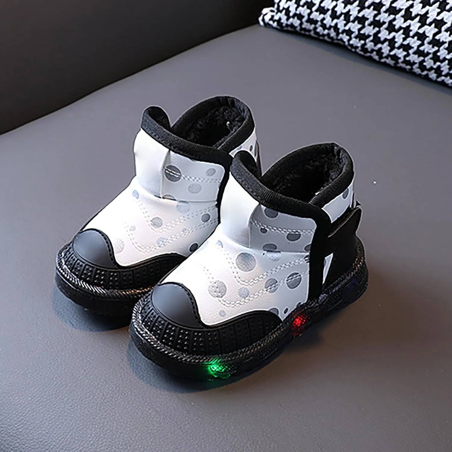 Infant Boys Girls Thicken High Top Luminous Sneakers Fleece Plush Soft Lightweight Glowing Trainer Light Up Shoes