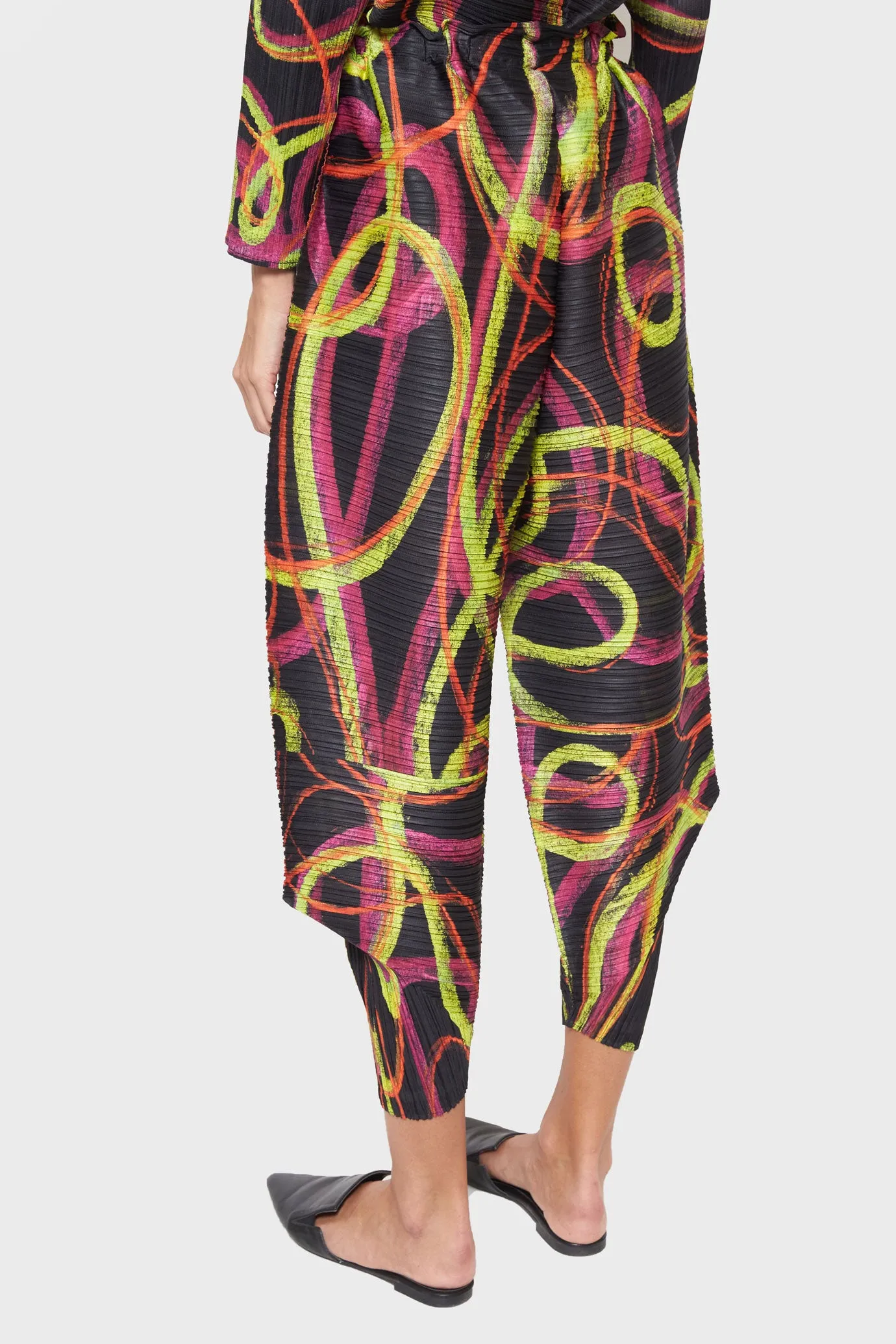 Jump & Turn Tapered Pants - December