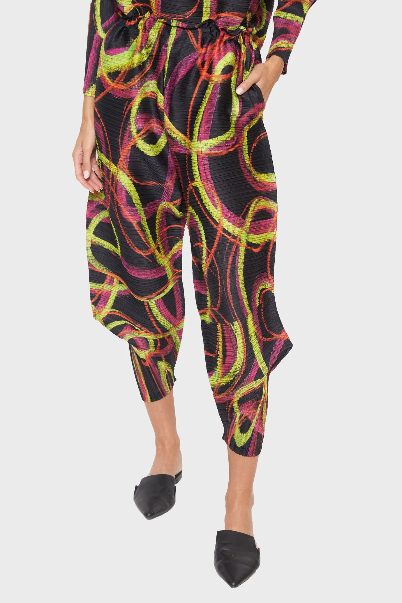 Jump & Turn Tapered Pants - December
