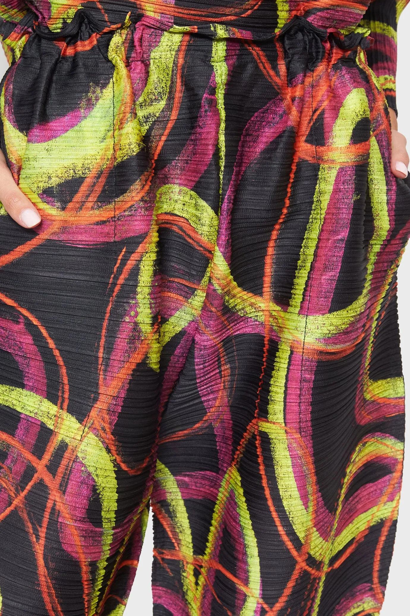 Jump & Turn Tapered Pants - December