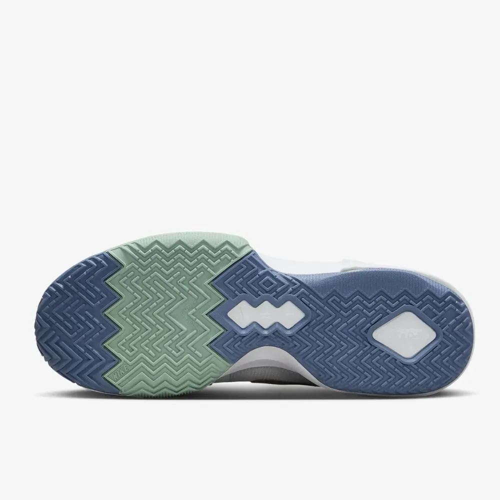 Nike Men Low-Top Sneakers