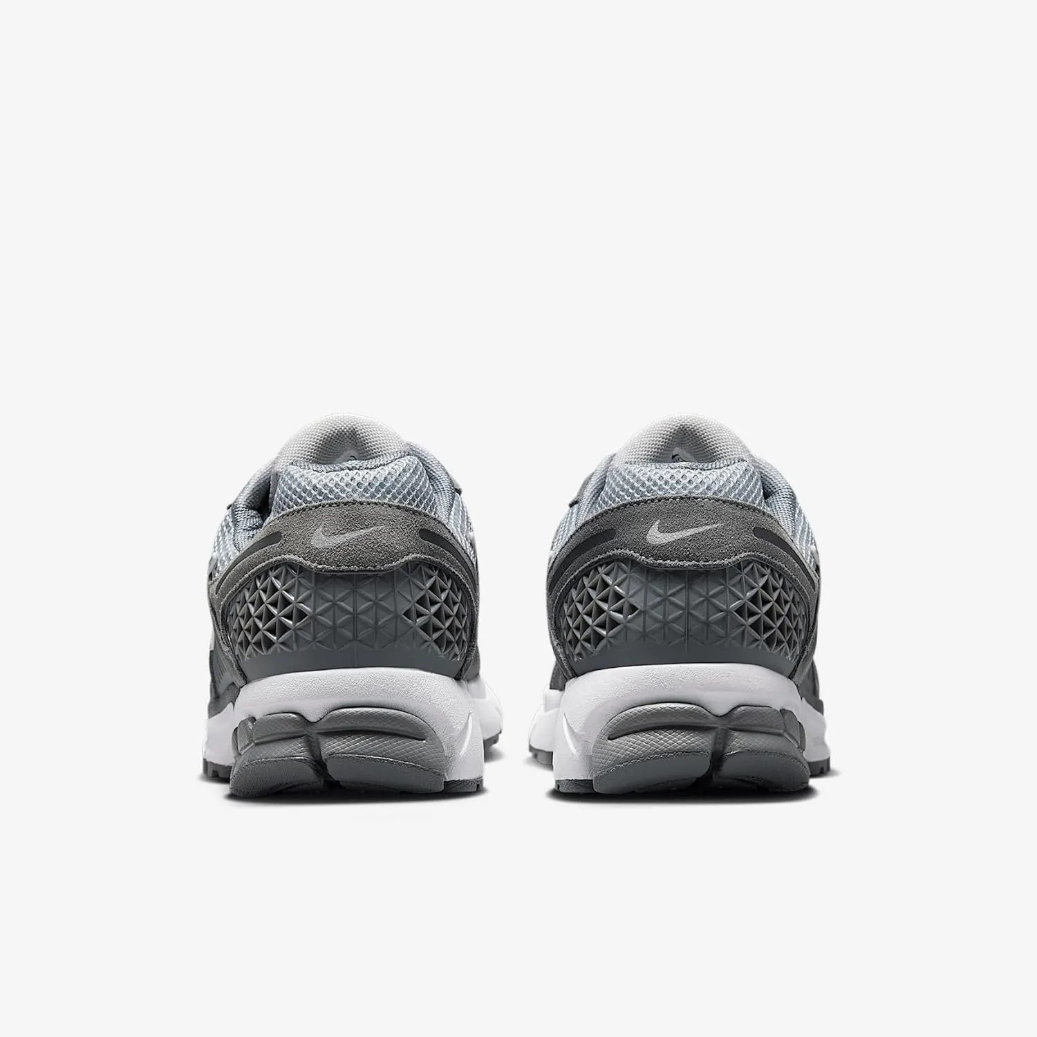 NIKE Men's Low-Top Sneakers