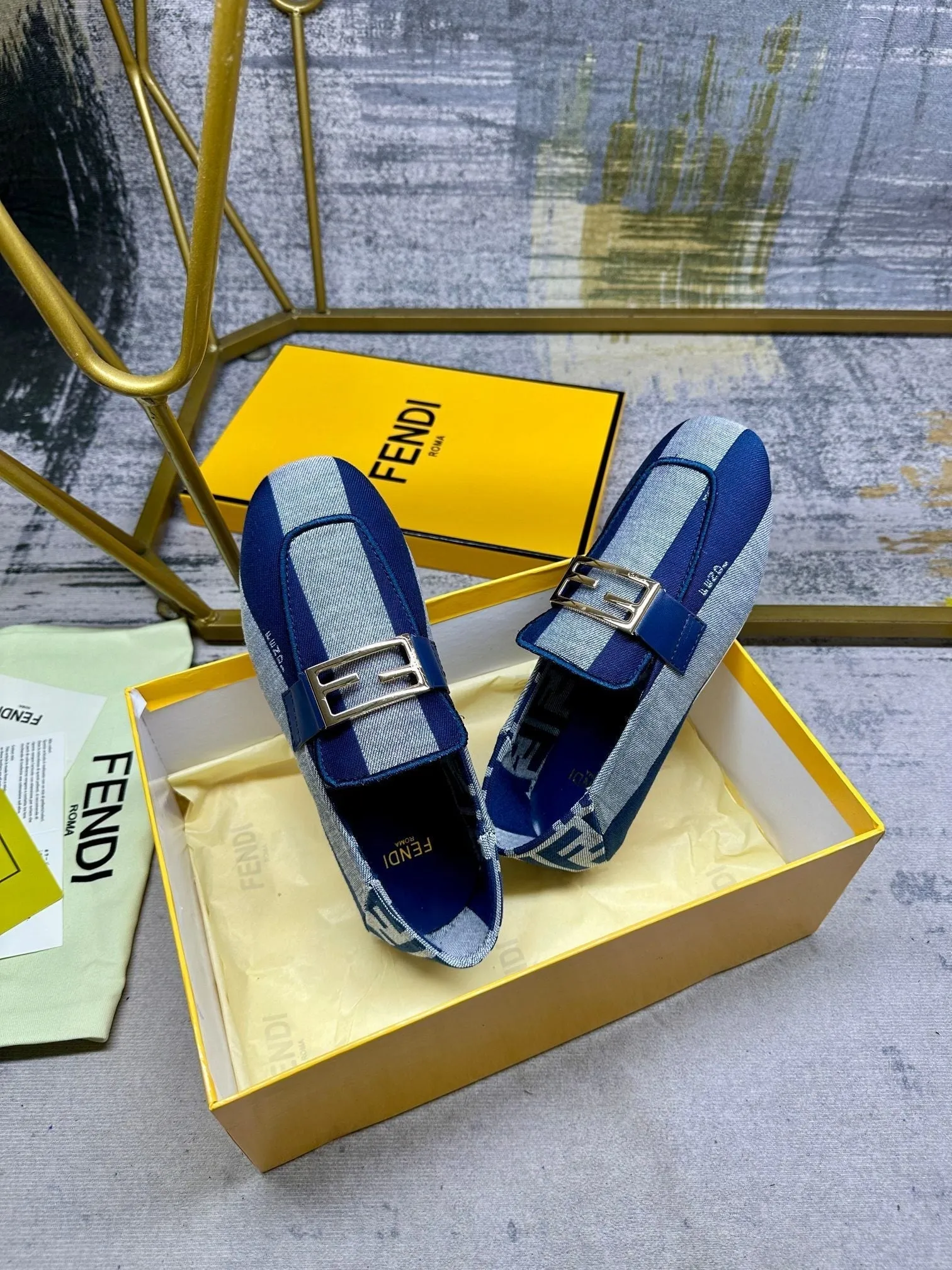 Record-breaking sale IN BAGUETTE GOLD FENDI CANVAS LOAFERS Top-rated HARDWARE AZURE FENDI BLUE