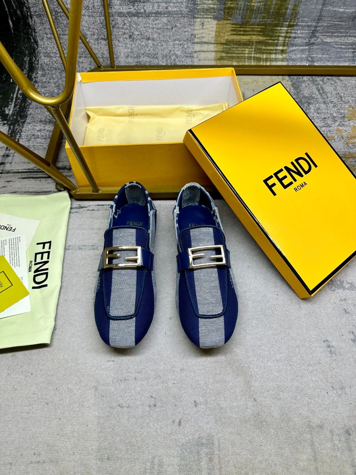 Record-breaking sale IN BAGUETTE GOLD FENDI CANVAS LOAFERS Top-rated HARDWARE AZURE FENDI BLUE