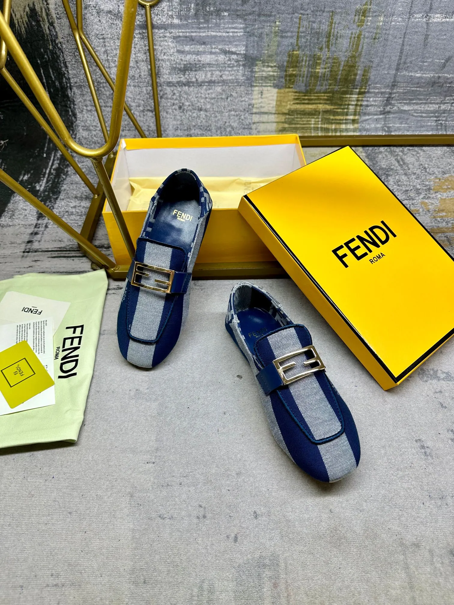Record-breaking sale IN BAGUETTE GOLD FENDI CANVAS LOAFERS Top-rated HARDWARE AZURE FENDI BLUE