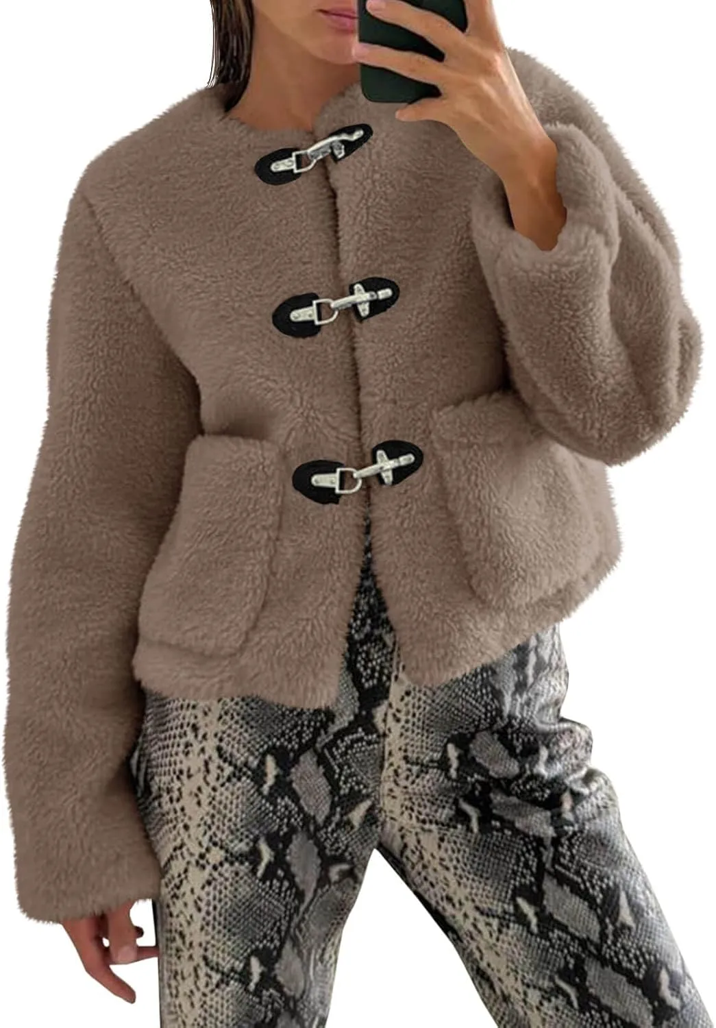 Tankaneo Womens Sherpa Fleece Jackets Long Sleeve Faux Fur Winter Warm Fuzzy Coats with Pockets