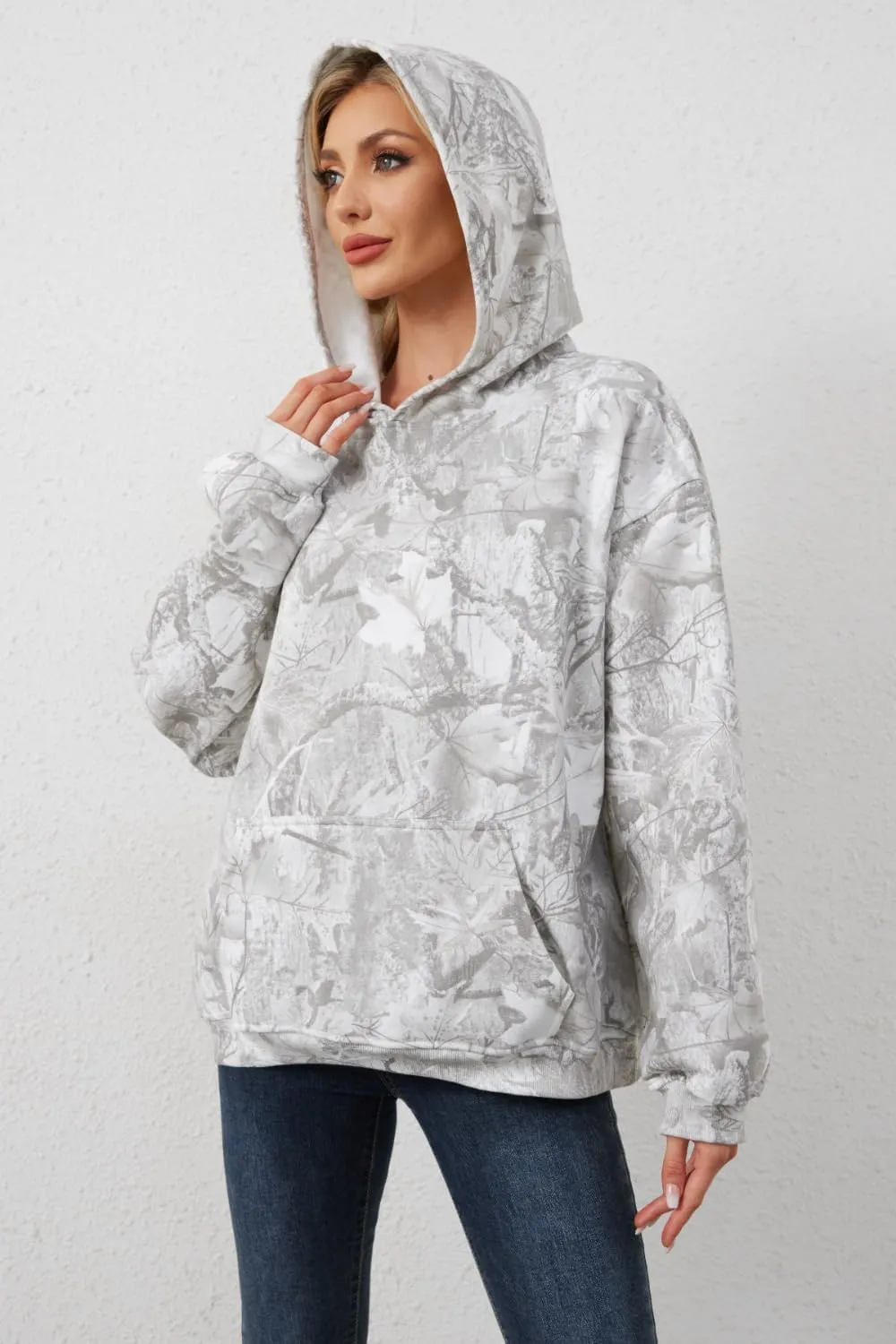 Women Camo Hoodies Maple Leaf Oversized Fleece Hooded Sweatshirt Loose Long Sleeve Pullover Top with Pocket Couple