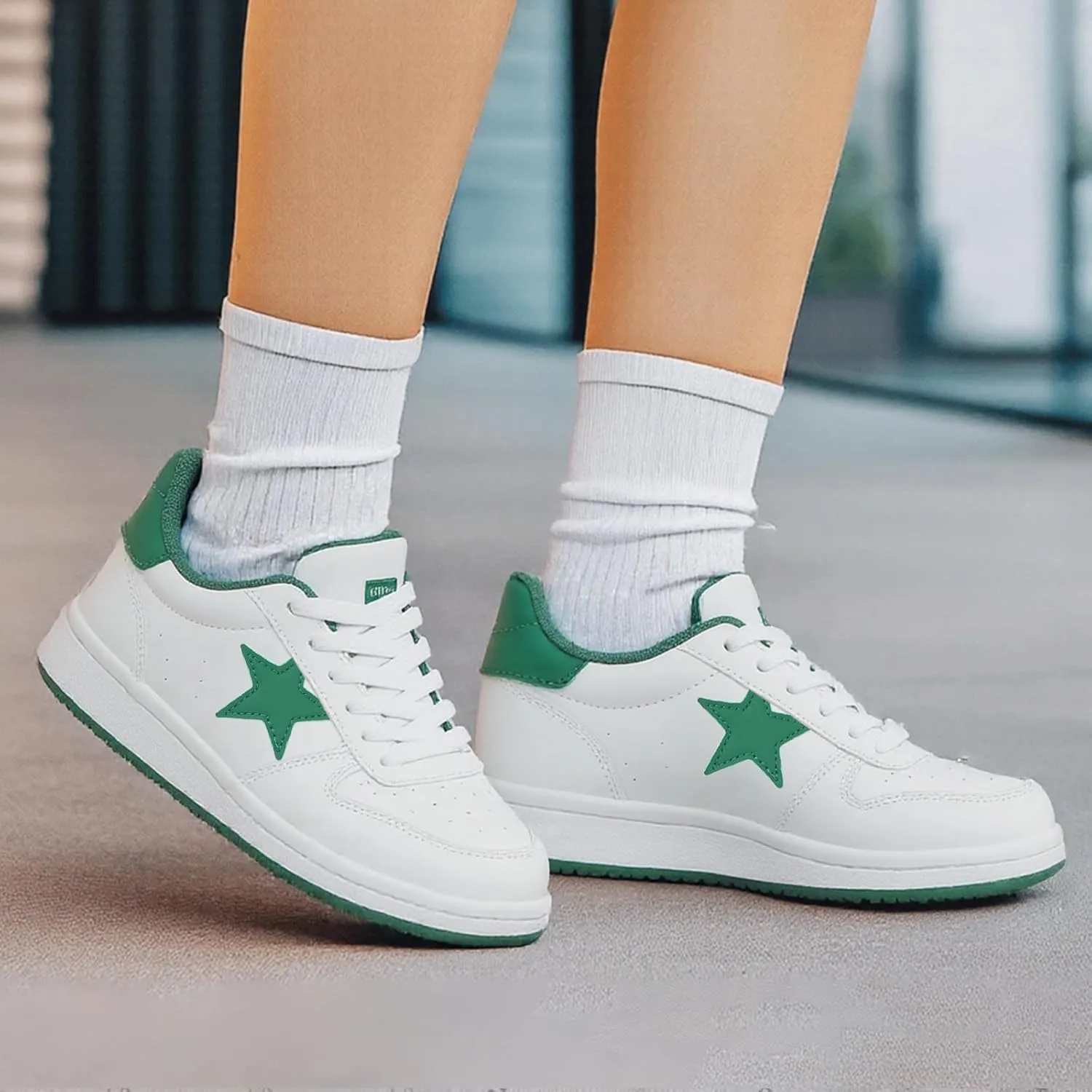 Women's Star Sneaker Lace Up Low Top Comfortable Cushioned Walking Shoes Casual Lightweight Breathable Tennis Shoes