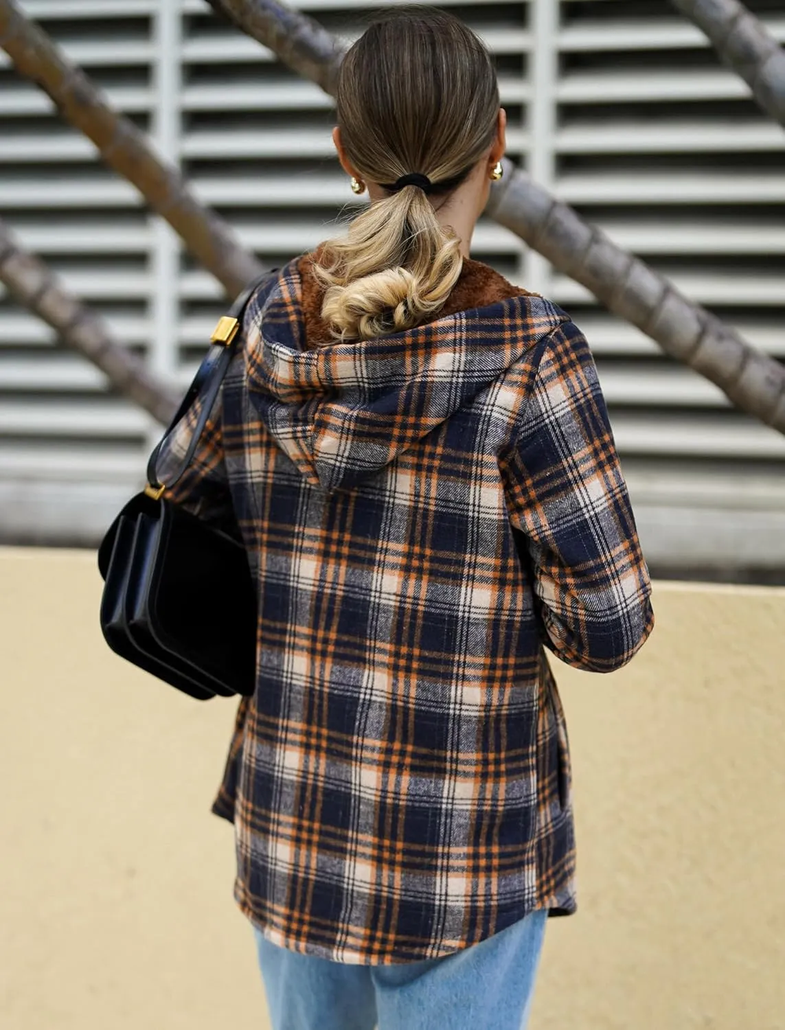 Zeagoo Womens Plaid Shacket Jacket Long Sleeve Button Down Fleece Hooded Jackets Warm Coat